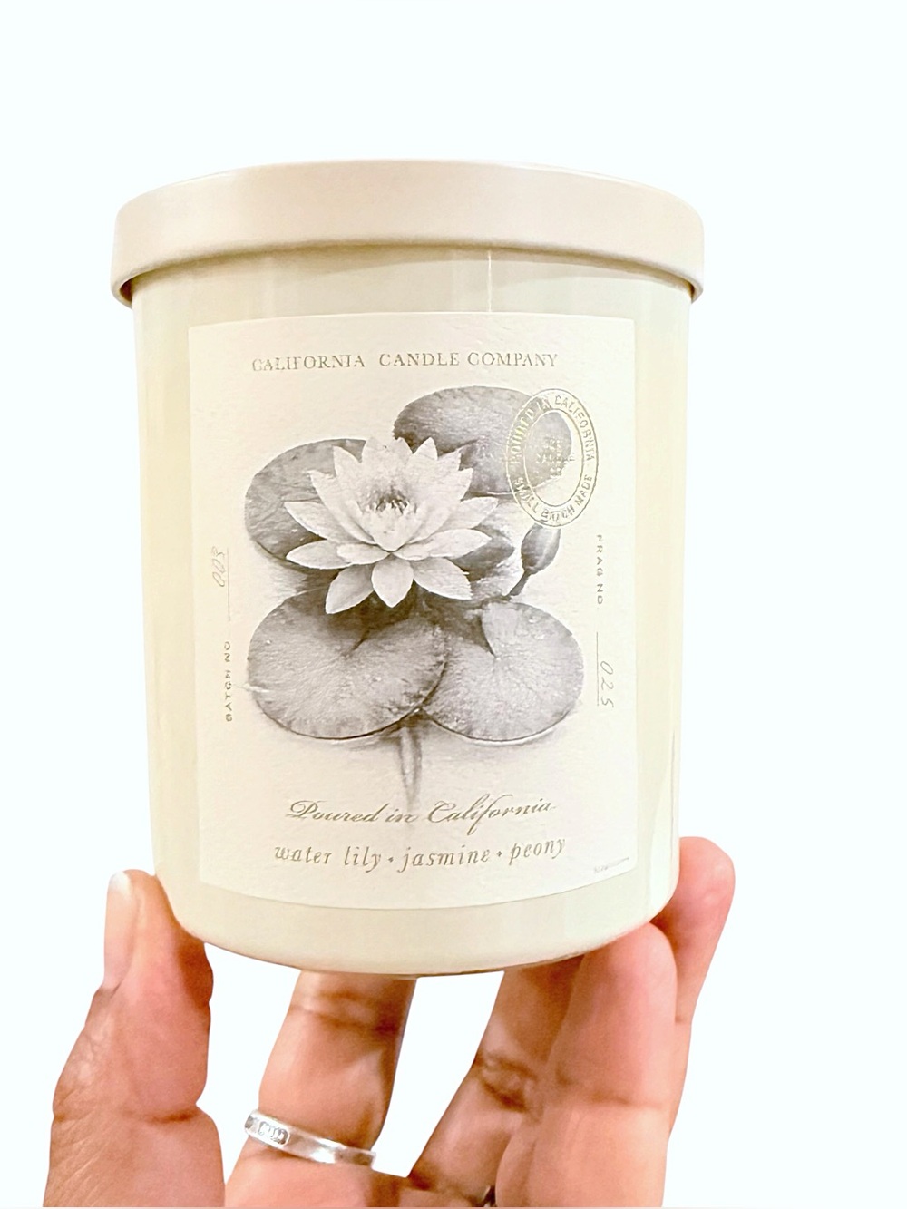 Leoben Company Fragrance #025 Water Lily Jasmine Peony Scented Candle - Cream